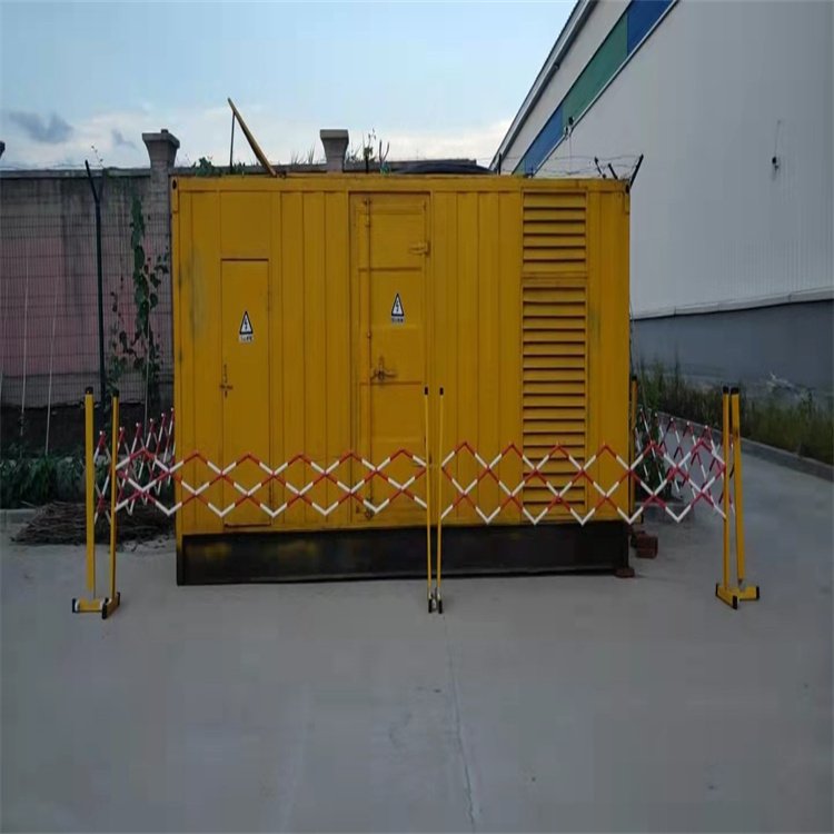 东山发电机组油箱盖上留出小气孔有什么用？